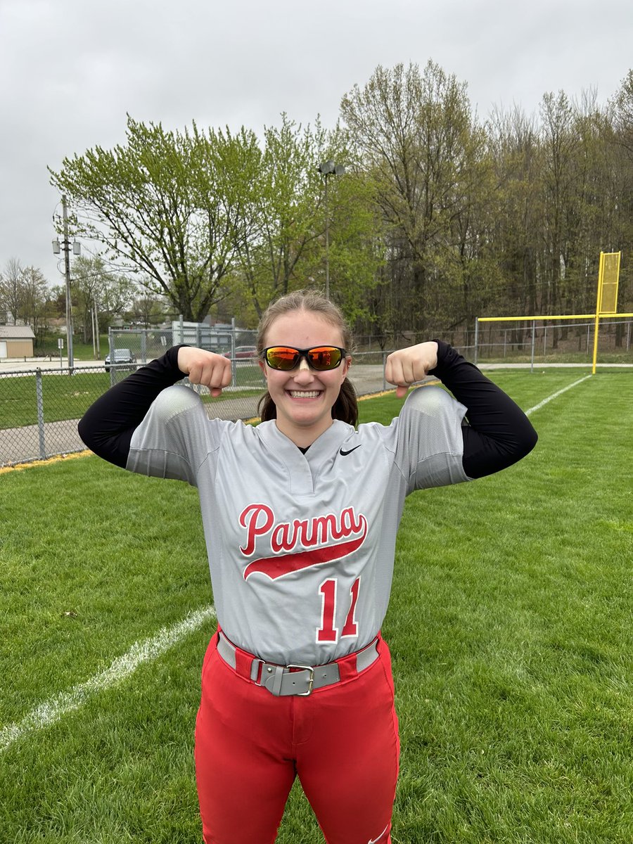 Congrats to our Senior Center Fielder Tori Wessel for hitting back to back home runs in yesterday’s game against John Hay! 💪🏼🥎🤩

Great ✨WIN✨Lady Redmen!
Final Score: 16-3