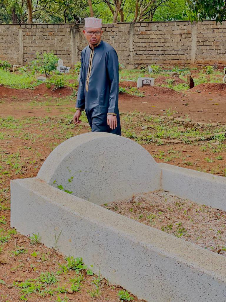 MohaJichoPevu's tweet photo. Nothing compares to the feeling of losing a parent. It's been 16yrs since my dad left this world and every day I wake up wishing I could be half the man he was.Every Eid Occassion brings with it a strong reminder that he is no longer here. For all those who have lost their parent https://t.co/1DVhnTkCY0