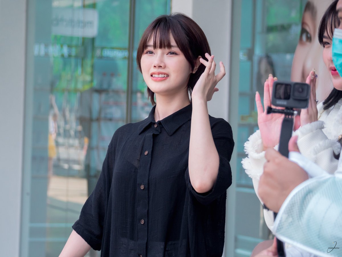 miuniverse024's tweet photo. น้อง ๆ ยิ้มสวย ดูสดใส เพราะได้เคล็ดลับจัดฟันใสสวย ๆ จากพี่พี่บางกอกสไมล์กันนี่เอง 😁
#miusic
#MOBYe
#บางกอกสไมล์ตัวจริงเรื่องจัดฟันใส
#Bangkoksmiledentalclinic
#InvisalignTH
#miunivers https://t.co/fGOOPoDvZa