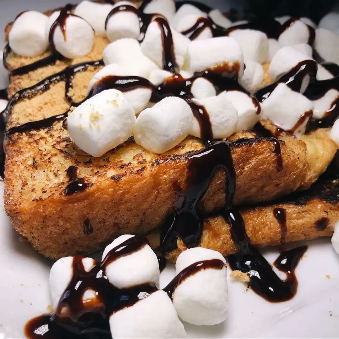TapHouseSL's tweet photo. What better way to enjoy brunch this weekend than with our S’mores French Toast served all weekend long! ✨ 

#smores #frenchtoast #springlake https://t.co/EdY6QzeFCF