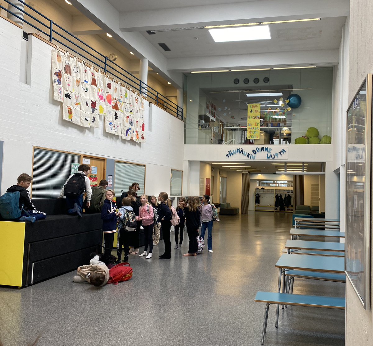 escreginahorta's tweet photo. Aquesta setmana hem viatjat a Finlàndia per conèixer el sistema educatiu. Formació, idees i inspiració per millorar el nostre programa educatiu. #ProgramaCreix #elreginacreixambtu https://t.co/nRHk1enlLj https://t.co/vDwC2gBhgU
