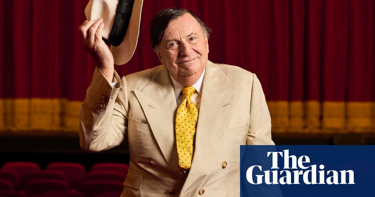 guardiannews's tweet photo. Barry Humphries, Australian comedian and creator of Dame Edna Everage, dies aged 89 https://t.co/kaORdqwIok https://t.co/lBohxKF0bL