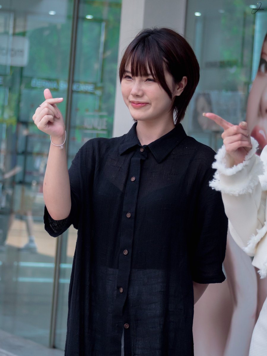 miuniverse024's tweet photo. จะเป็นยูกหมาสุดคิ้วบอย หรือกระต่ายดำสุดแส่บก็ดีต่อใจไปหมด 🥰
#miusic
#บางกอกสไมล์ตัวจริงเรื่องจัดฟันใส
#Bangkoksmiledentalclinic
#InvisalignTH
#miunivers https://t.co/4XZnWgqF1F