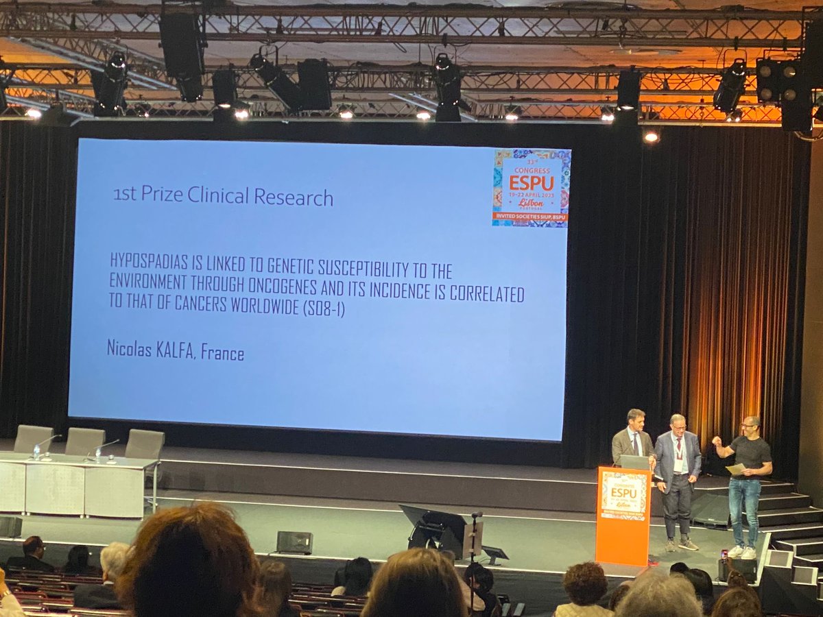 Big applause 👏 for Nicolas Kalfa FIRST PRIZE IN CLINICAL RESEARCH #ESPU23 ⁦@ESPUorg⁩ ⁦@CHU_Montpellier⁩ ⁦@umontpellier⁩ #hypospadias #cancer #dysgenesistesticularsyndrome