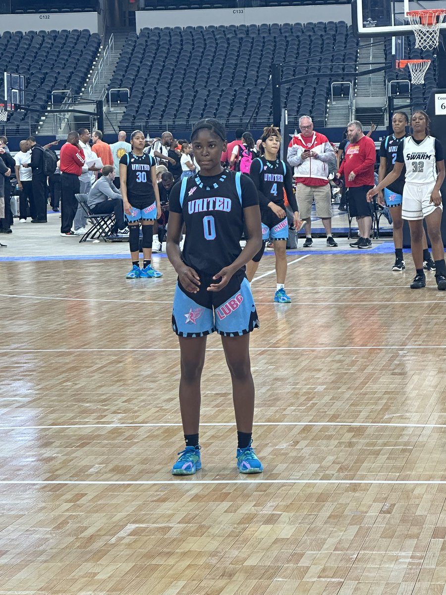 Mr_C_McDonald's tweet photo. Coaches, if ‘24 G Kamiera @KamieraMcDonal1 McDonald keeps playing like she has been…🗣️THE PRICE (STOCK) IS GOING UP ON HER‼️📈📈#BuyStockNow #louisianaStockRiser #SheDoneShiftedGears #BetterToBeGreatLate #TwoWayPlayer #ThreeLevelScorer #SniperGang https://t.co/46OJwJpzW6