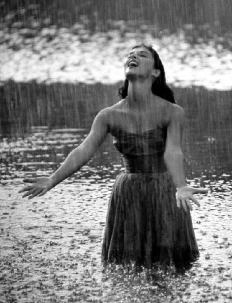unwritten words
caged like
wild animals

they pace
day and night
in a habitat
that's not
their home

to breathe
they must
write
for their
own sanity

i breathe to write
i write to breathe

unlock the prison
that suffocates
raw truths
chained in
the depths of me

#BraveWrite