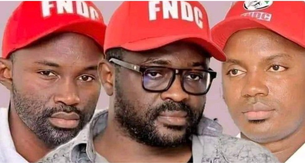 Une pensée à vous chers camarades prisonniers politiques du CNRD en marge de cette fête de l'Aïd El Fitr.

<a href="/FONIKEMENGUE/">Foniké Menguè</a> <a href="/DialloIbrem/">Ibrahima Diallo</a> <a href="/BilloHadjass/">BILLO HADJASS</a>