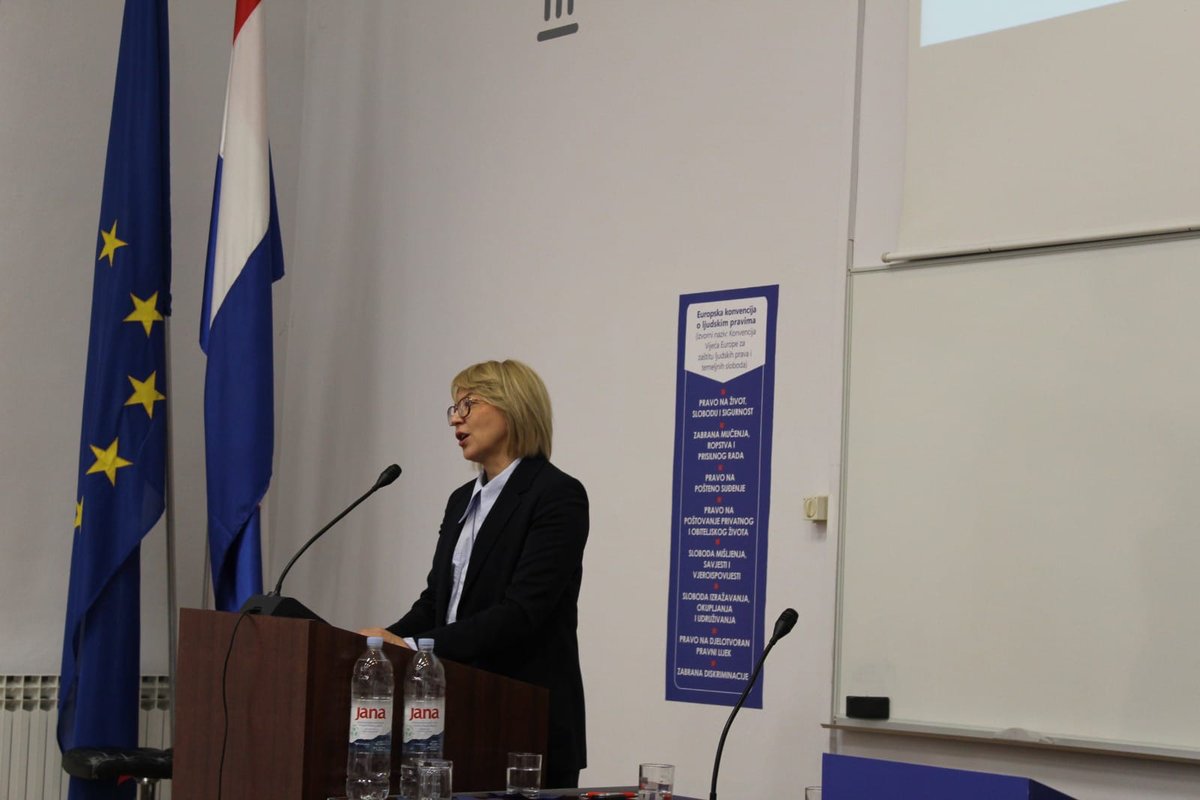 diginlaw's tweet photo. This week, the 4th Congress of Law Students was held at the Faculty of Law Osijek. ⚖

Prof. Mirela Župan, head of the DIGinLaw Team, contributed with a lecture on "T(echnology) shaped lawyer" - a new paradigm of legal education?". 💻 😎

#digitalisation #diginlaw #erasmus+ #law https://t.co/ahBtVaTocx