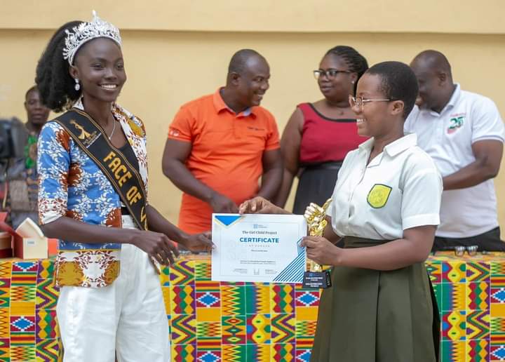 keta_vibes's tweet photo. The reigning queen of Face of Volta Pageant joined @priscaabah_official and @ibk.officials to launch The Girl Child Power Project in the Volta Region.The project seeks to empower the girl child to do better with their academic works.Our reigning Queen @sikablandy was a speaker. https://t.co/DrmradrvRG