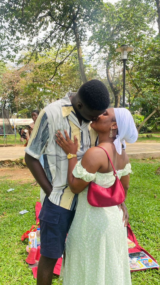 FijabiIsrael's tweet photo. With so much joy and love in my heart, I posted my proposal pictures two days ago but some people chose to bully me and my babe about her wearing a butt pad. This is sad because it is nothing but a lie. My babe is so sad as she has been receiving calls and messages from people. https://t.co/OegQxnamoT