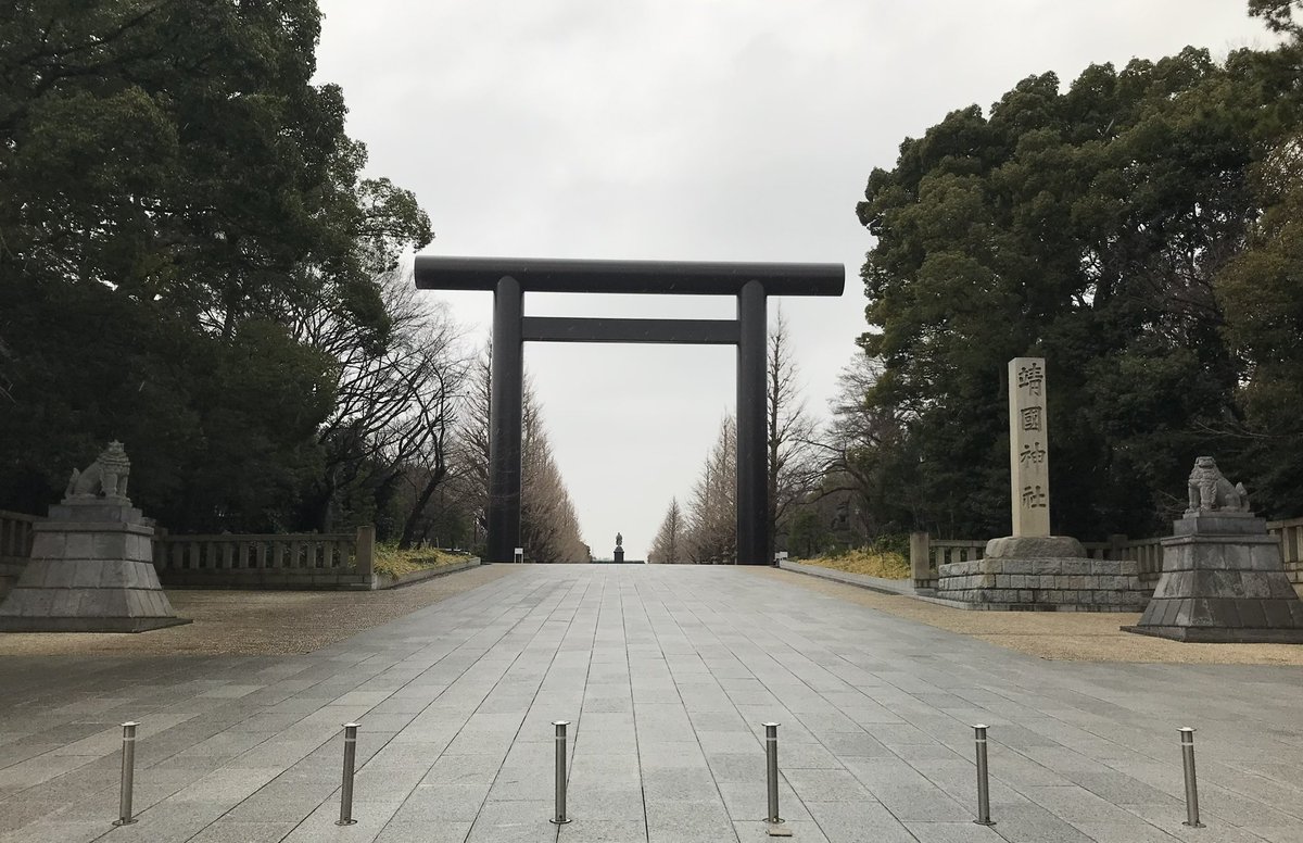 東京都・靖国神社・戊辰戦争から先の大戦までの国家のために殉じた軍人、軍属等戦没者らが合祀されている