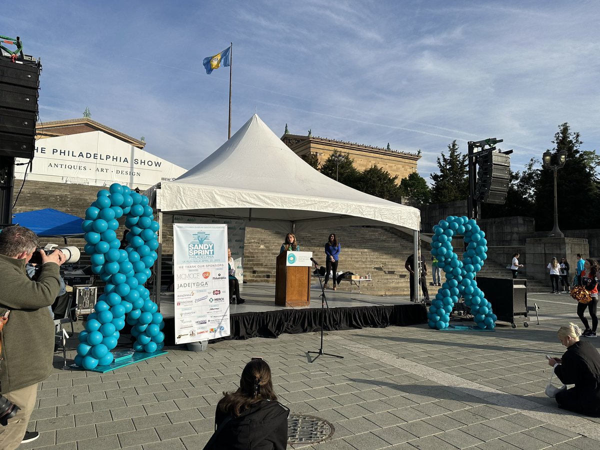 ThatNewsJawn's tweet photo. Robin Cohen, C.E.O. of @srocf #sandysprint #ovariancancer #fundraiser https://t.co/PnKyxPqM4Q
