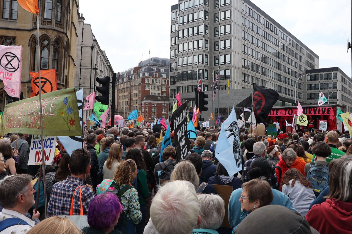 It's DAY 2 of #TheBigOne 

We're at the main stage outside Westminster Abbey.

The #EarthDay biodiversity march starts here in half an hour.

Bring your friends, bring your family, bring your pets, dress up, dress down, show your 💕 for 🌳🦋🐛🐝🐞🐟🦈🦐🐘🦏🐈‍⬛🐕🦒🦅🦉🦚🦜🦁🐯🐰