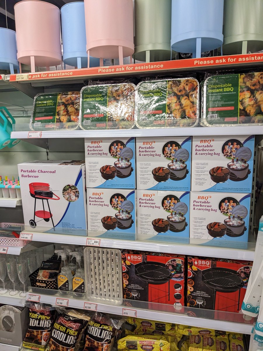 AlhambraCentre's tweet image. Get your garden Summer ready with @Poundstretcher1 🧑‍🌾

With planters and garden tools to make the most of your garden and twinkling lights and BBQ essentials for those warm Summer evenings 🙌

#Poundstretcher #GardenEssentials #BBQessentials
