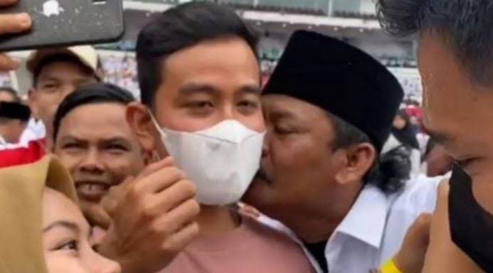 kaesangp's tweet photo. Hehe https://t.co/nPl3aXBB99