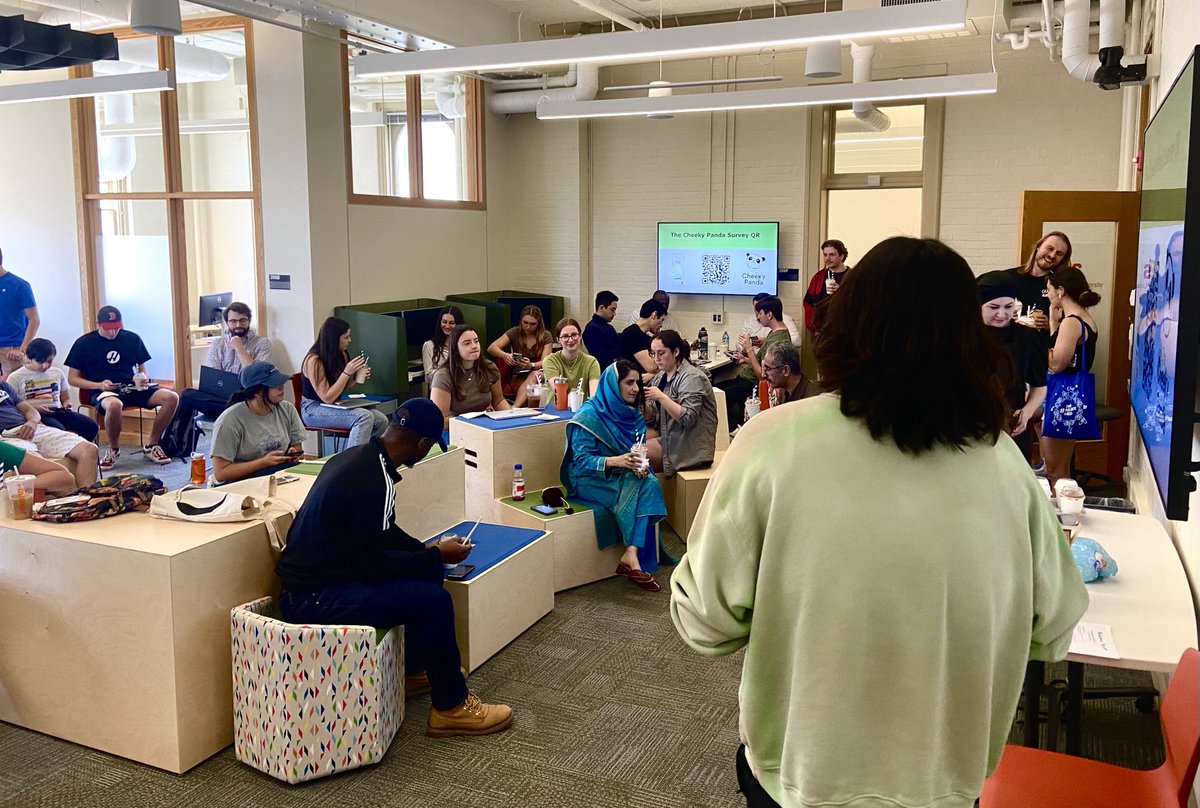 What happens when it’s 80F for a few days in a row @ beautiful ⁦<a href="/SyracuseU/">Syracuse University</a>⁩ &amp; you run a test of renewable bamboo straws vs paper &amp; plastic straws?  And you give away free milkshakes-you pack the ⁦@dynamicslabsu⁩ w/ participants. ⁦<a href="/CheekyPandaHQ/">The Cheeky Panda</a>⁩ ⁦<a href="/MaxwellSU/">Maxwell School</a>