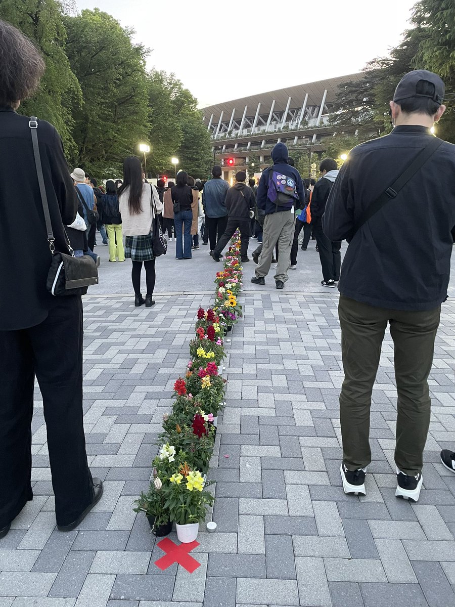 im_ichi_'s tweet photo. Demonstration with Ryuichi Sakamoto by D2021

デモ活動等初参加でしたが、
アーティストがライブをやったり、想いを話したり、
すごくクリエイティブで優しい人たちが集まる良い空間だった！
ちょっと緊張したけど参加してよかった！

#神宮外苑の樹木伐採に反対します https://t.co/sLJKAf50K5