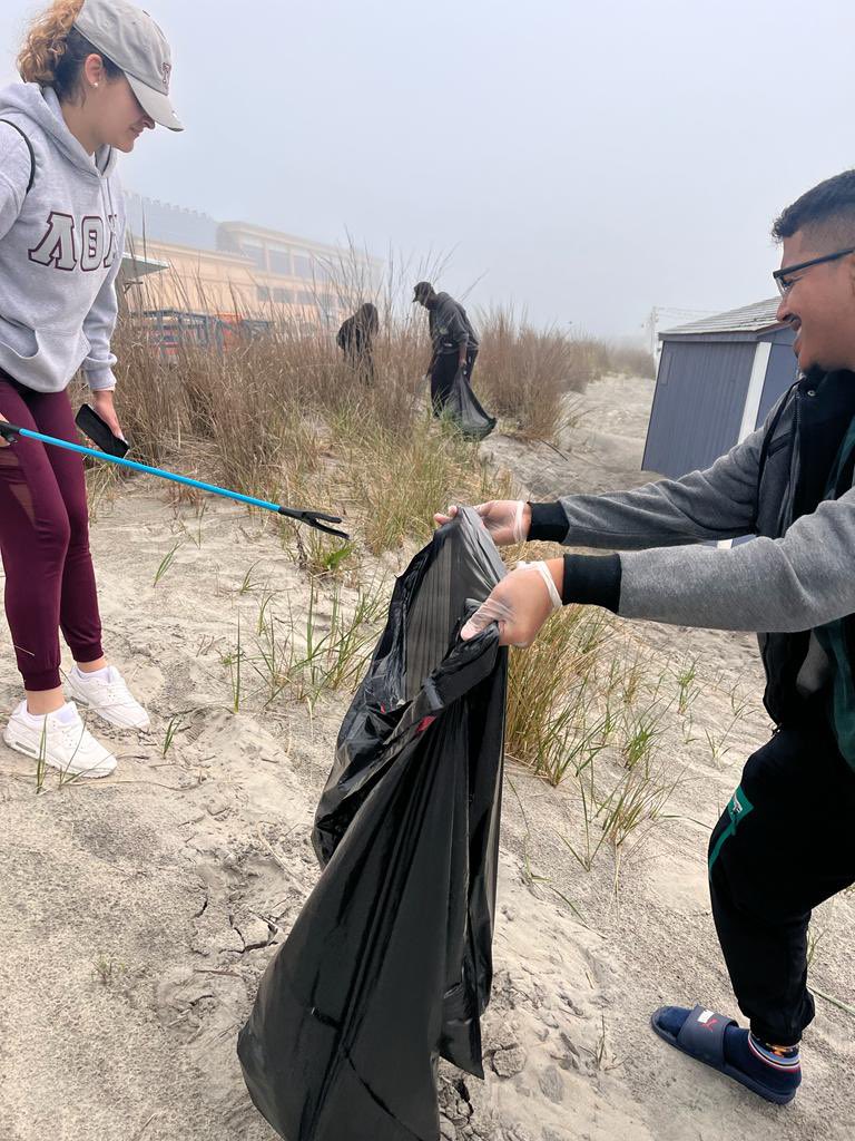 PSP_1990's tweet photo. Shout to the Eternal Omicron chapter and Walk-A-Mile for hosting such a great beach cleanup event! We also appreciate the volunteers who showed up to them with this process. 🏝️ ⚔️ 
-
#PsiSigmaPhi #EternalOmicron https://t.co/xBhEZnoap9