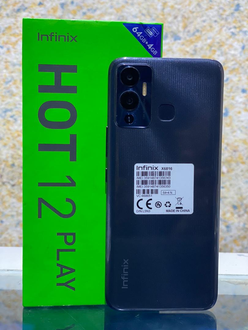Michael86312006's tweet photo. Infinix Hot 12 Play 64GB ram 4 battery capacity 6000mAh bei 240000 https://t.co/m3VFX2rt6W