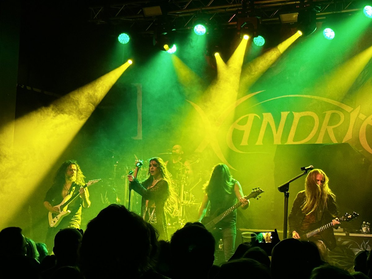 replicant2019's tweet photo. Last night was a blast! @XandriaBand and @delainmusic crushed it! #Delain #Xandria #ManchesterAcademy2 https://t.co/b00dEAtwZc