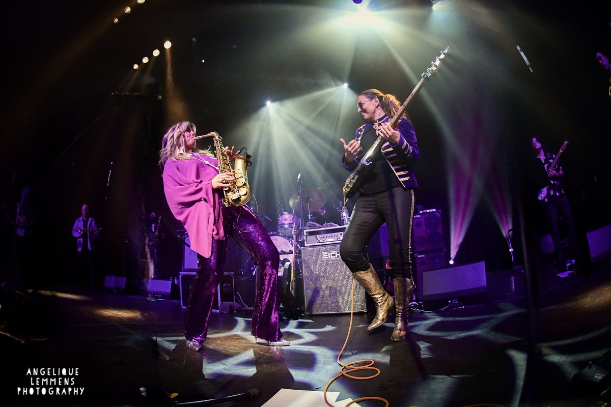 CurlyAngelique's tweet photo. #purplejam @grenswerkvenlo . honeur tribute to "his royal banners #Prince .
With #candydulfer #idanielsen #judithhill #philiplassiter https://t.co/RnboiL2JpH