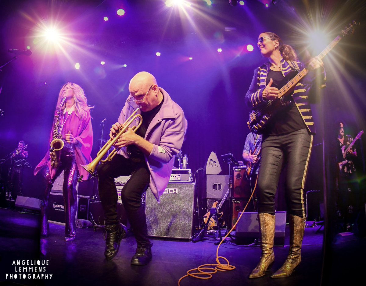 CurlyAngelique's tweet photo. #purplejam @grenswerkvenlo . honeur tribute to "his royal banners #Prince .
With #candydulfer #idanielsen #judithhill #philiplassiter https://t.co/RnboiL2JpH
