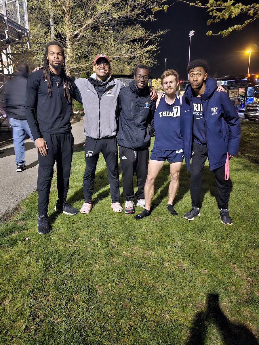 srbrickler's tweet photo. Love these guys! Wonderful when they can see each other at meets. Once a Giant Always a Giant @GiantDistance @BDtrack @BenDavisHS https://t.co/PaYx3HzqPm