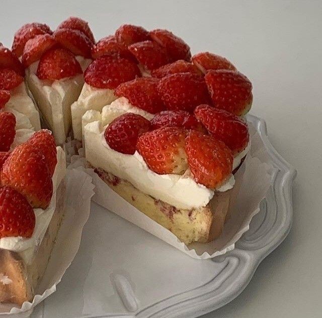 AcademiaDreams's tweet photo. strawberry cake 🍓 https://t.co/KbzdqdMmw4