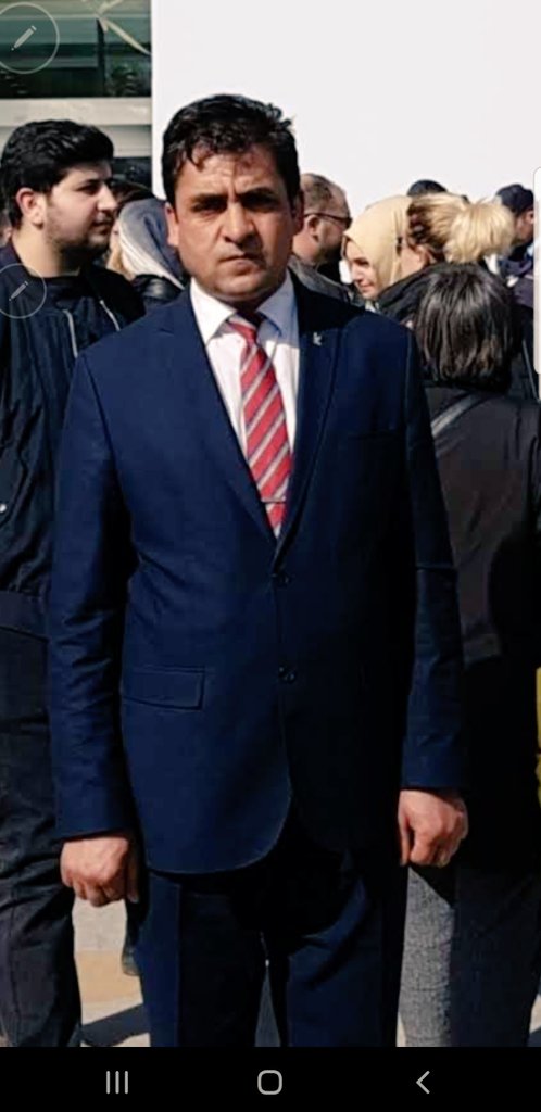 HAZIMYUNUSOGLU's tweet photo. Sevgi dolu yüreklerin birleşmesi zifiri karanlığında kök salmış misk,amber kokan kalplerin damgası gül çiçek nidasıyla pak ile Ak gönül deryasının neşteri 11 ayın simgesi gönüllerin neşesinede ahengini koyan  mutluluğuyla Tüm İslam alemin Ramazan Bayramı'nı tebrik ediyorum https://t.co/arr2rjsi0F