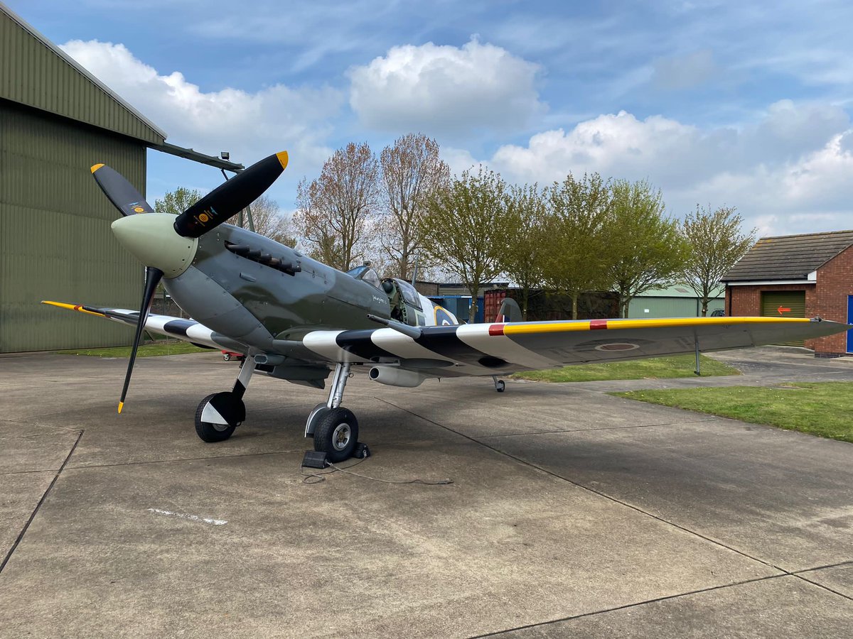 RAFBBMF's tweet photo. Who loves Spitfire AB910 as much as we do? 😍
📸 FS Tim Lilley
#spitfire #64squadron #invasionstripes https://t.co/SUGuk3eSkz