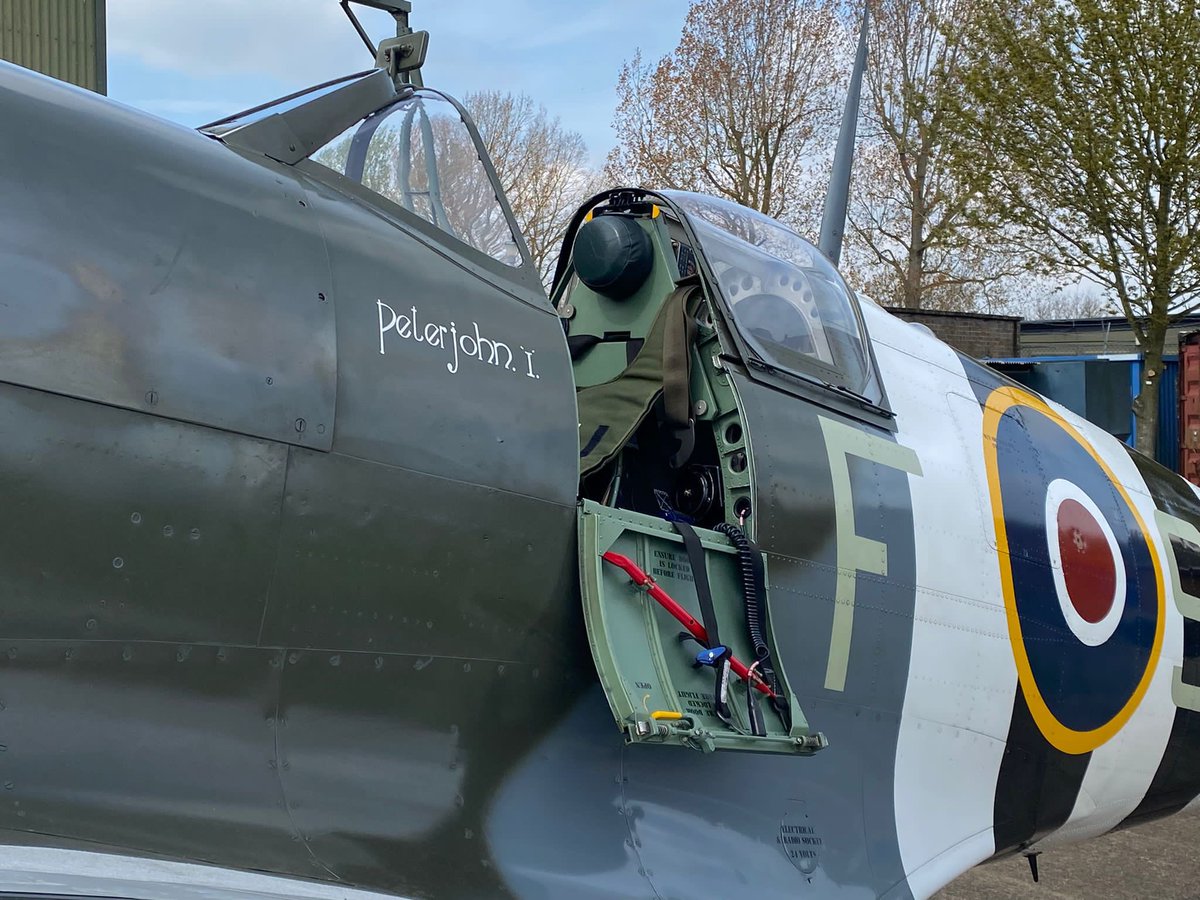 RAFBBMF's tweet photo. Who loves Spitfire AB910 as much as we do? 😍
📸 FS Tim Lilley
#spitfire #64squadron #invasionstripes https://t.co/SUGuk3eSkz