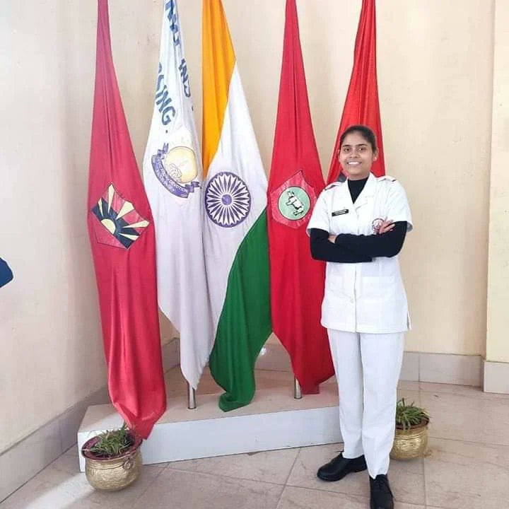 beingsatish95's tweet photo. अत्यंत दुखद,
मेहगांव विधानसभा ग्राम पर्रावन निवासी युद्ध घायल श्री राकेश सिंह भदौरिया जी की सुपुत्री शिवानी (COMMANDANT)जो कि गुवाहाटी नारंगी कैंट 151 बेस हॉस्पिटल मैं एम एन एस स्टडी के दौरान दुखद निधन हो गया।
 ईश्वर शिवानी को अपने श्री चरणों में स्थान दें

#अमर_शहीद_बेटी_शिवानी https://t.co/TsC2GsPcUa