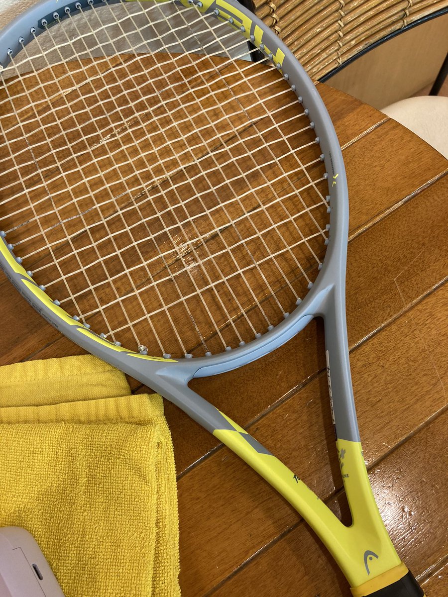 SKabasawa's tweet photo. テニス川柳🎾
今、知った
いつから無いんだ?
振動止め🫨
#テニス最高
#viptop https://t.co/CFTZaZKcEA