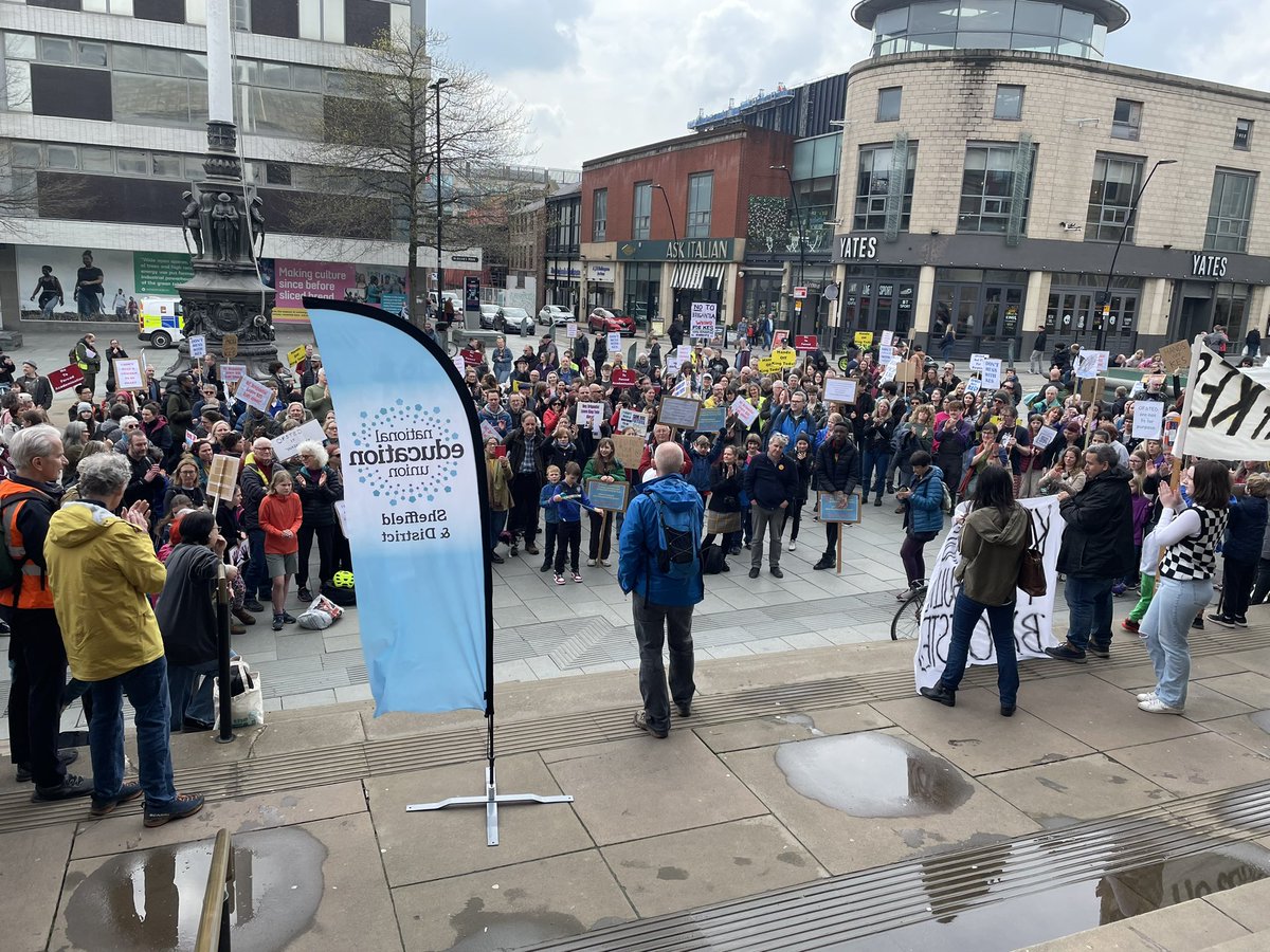 peterhannonshef's tweet photo. Good to see growing protest over forced academisation of KES in Sheffield.  #handsoffkes https://t.co/YOs0AcSIF2
