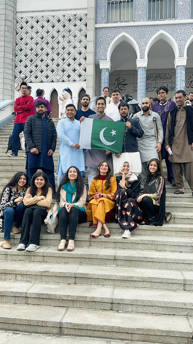 ranamajid007's tweet photo. Celebrated Eid with the amazing #Pakistani and Muslim community in #SouthKorea 🇵🇰🇰🇷🌙

Wishing everyone a blessed Eid filled with happiness and love! 🌟 #Eid2023 #EidAlFitr #EidAlFitr2023 #EidMubarak #EidCelebrations @KoreaEmbassyPK @PakinROKorea @SangpyoSuh https://t.co/oUww80vPcB