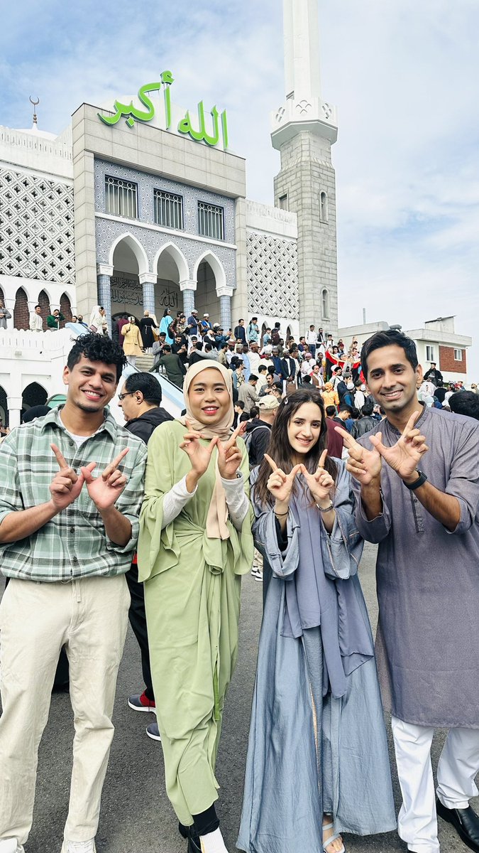 ranamajid007's tweet photo. Celebrated Eid with the amazing #Pakistani and Muslim community in #SouthKorea 🇵🇰🇰🇷🌙

Wishing everyone a blessed Eid filled with happiness and love! 🌟 #Eid2023 #EidAlFitr #EidAlFitr2023 #EidMubarak #EidCelebrations @KoreaEmbassyPK @PakinROKorea @SangpyoSuh https://t.co/oUww80vPcB