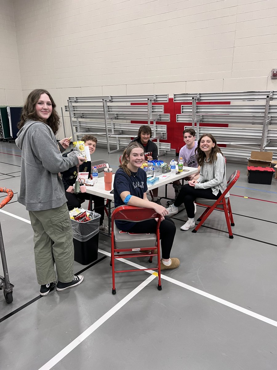 dixie_business's tweet photo. Successful Blood Drive. So proud of these young donors. https://t.co/n9z1mL88aY