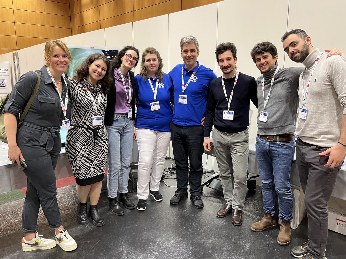 Amazing hands on training at #ESGEDays2023 on #endoscopic hemostasis. Thanks to <a href="/xerobal/">Balint Eross</a> for being such a great trainer and for all the tips and tricks 
<a href="/ESGE_news/">ESGE</a> <a href="/Graceffa1992/">Pietro Graceffa</a>