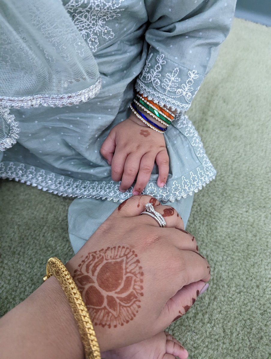 MehwishPall's tweet photo. Eid Mubarak to everyone!!! May Allah accept all our duas! Ameen. ❤️ https://t.co/9in6Tqt8fN