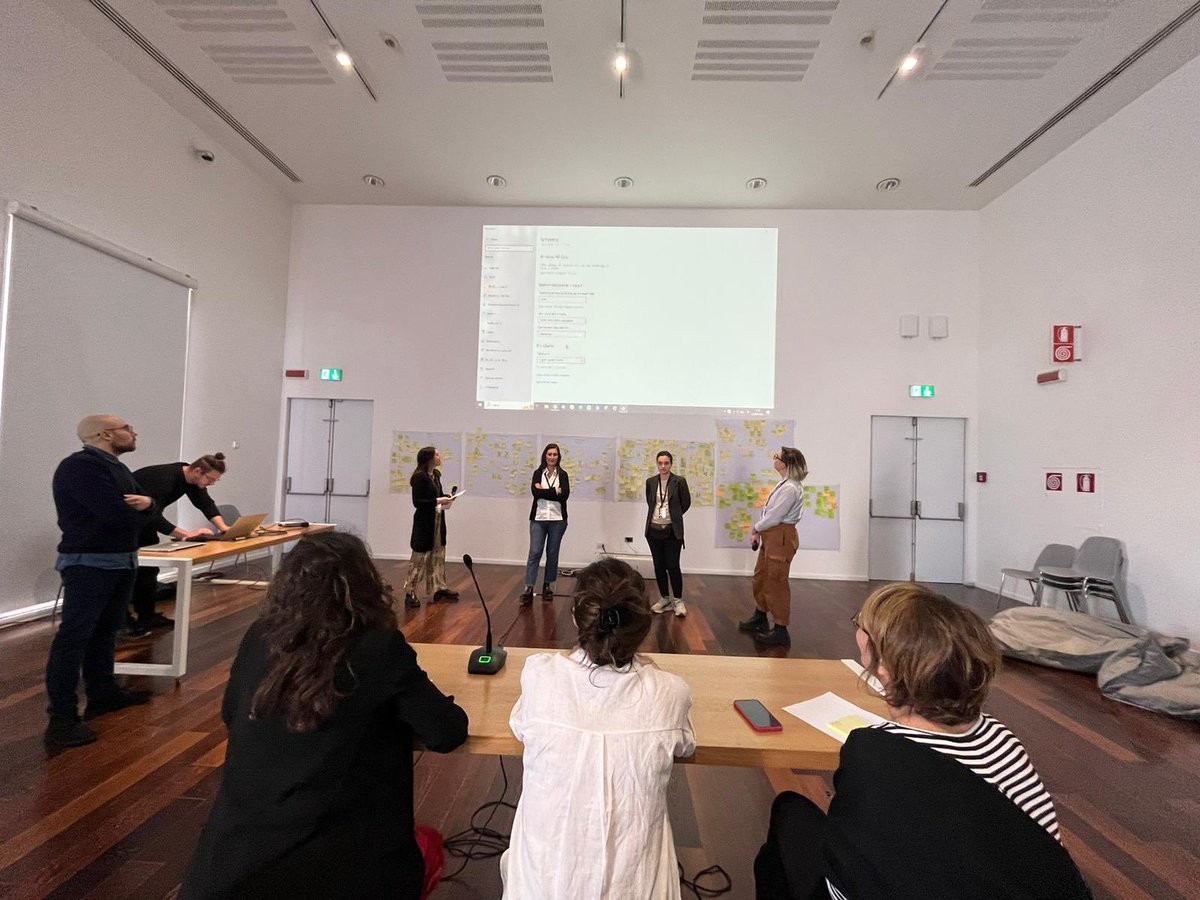 One of the richest experience… know-how, curare i dati <a href="/HumanEcosystems/">HER: She Loves Data</a> 
<a href="/Museo_MAXXI/">MAXXI</a>