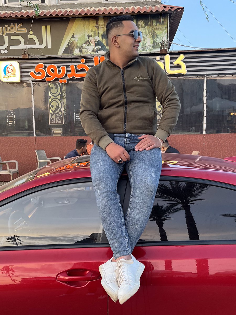 AbdoBod97621686's tweet photo. خفوو غل حبه وبصوو بعين المحبه 🙈 https://t.co/x37W2y81zN