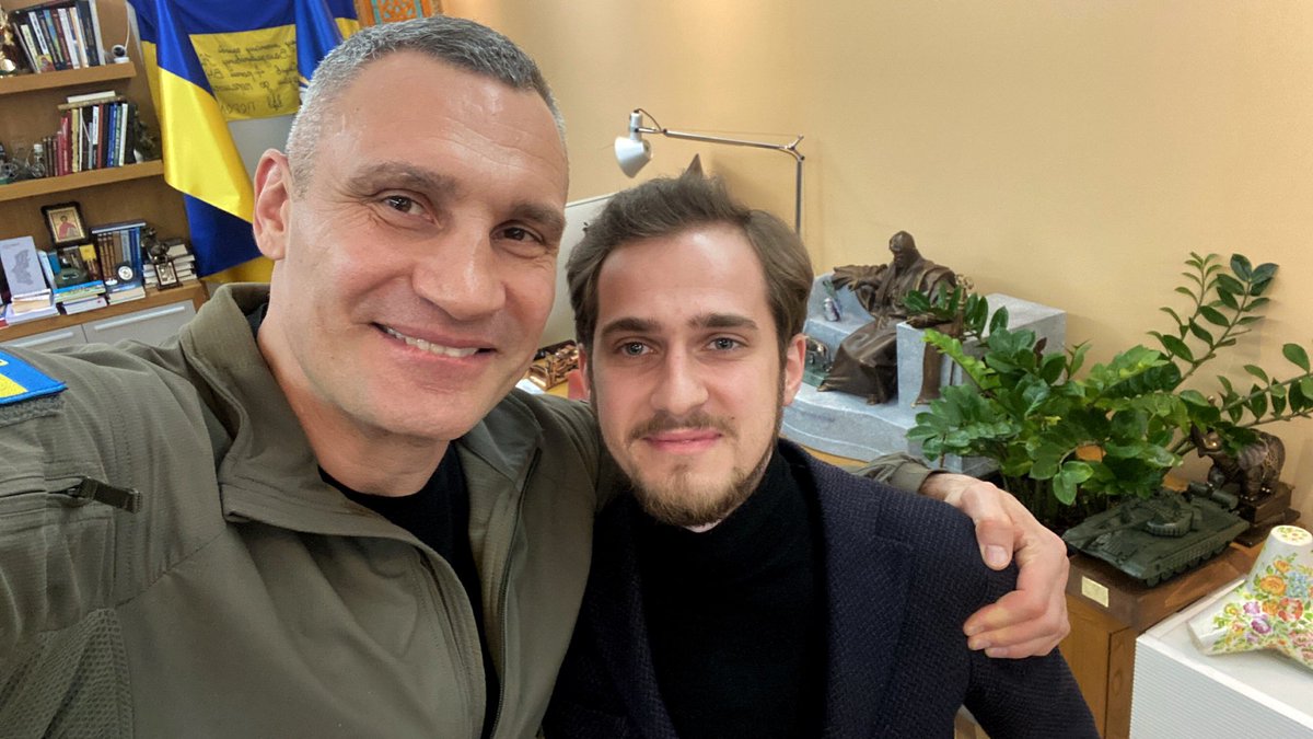 NazariiVolya's tweet photo. I was glad to meet with the Mayor of Kyiv, @Vitaliy_Klychko. 

It is nice that the mayor assures with optimism and positivity that Ukraine's victory over the Muscovites will be very soon 👊.

#kyiv #ukraine https://t.co/wtKNsPkrFJ