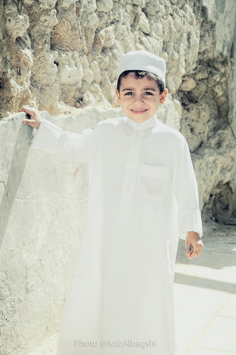 AzizAlbagshi's tweet photo. بعد ١٨ سنة من تصويري للأطفال لحي #الرفعة_الشمالية (#الفريج_الشمالي) في #الهفوف وذلك صباح يوم #عيد_الفطر_المبارك عام ١٤٢٦.
تفاعل احد المتابعين بتزويدي بصور لبعض من وثقتهم في هالمناسبة منهم من تزوج وانجب اطفالا وربي يحفظهم جميعا #عيد_الفطر #صباح_العيد #العيد #الاحساء #السعودية https://t.co/2AYqC5Ag1N