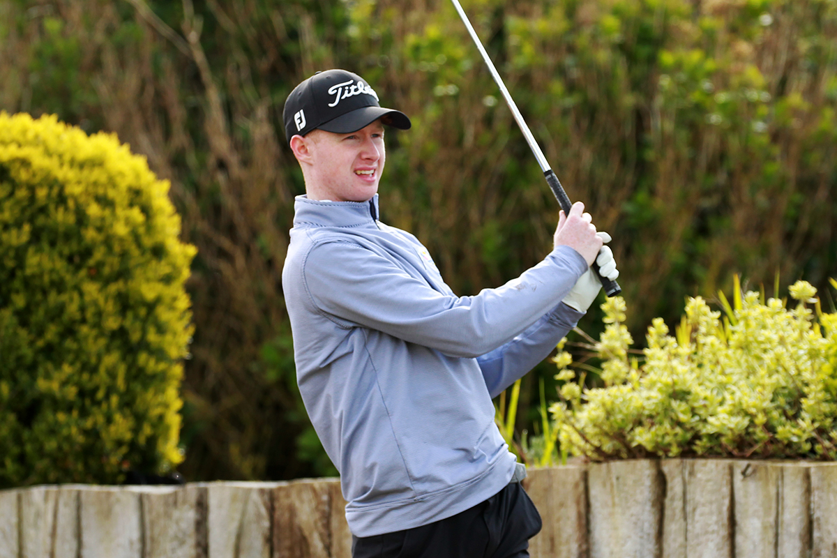 Robbie Walsh leads the BoyleSports Lee Valley Scratch Cup after R1
Robbie Walsh -3
D Reddan -2
J O'Neill E 
Full Scores: leevalleyscratchcup.golfgenius.com/pages/94419689…
<a href="/LeeValleyGolf/">Lee Valley Golf Club</a>
<a href="/boyleSportsgolf/">BoyleSports Amateur Golf</a>
@lyonslinks