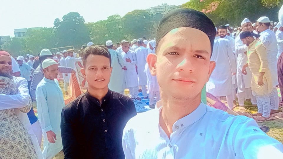 Wajidmd2's tweet photo. Eid Mubarak too all of you 😇❣️💝
#EidUlFitr #EidMubark https://t.co/eU7bYdDria