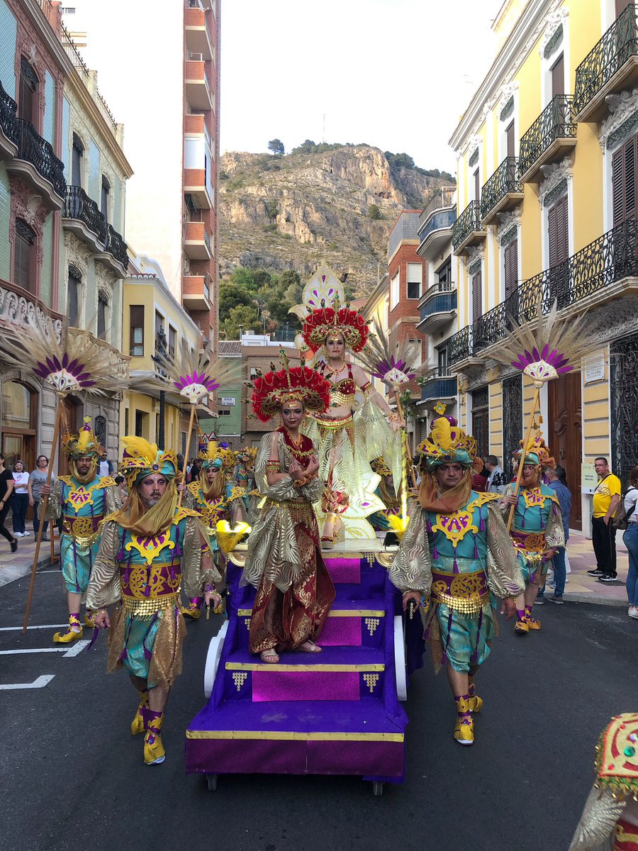 FSantAntoni's tweet photo. Primer Premi Comparses Majors 2023 
“Maharajàs” https://t.co/DDpgGSqFAM