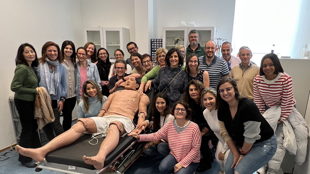 DanielReyAldana's tweet photo. En esta ocasión vinieron a la #catedrauscsemergen compañeros de #Mallorca y #Valencia al curso de #simulación médica avanzada. Ha sido un placer compartir con vosotros estos dos días de formación https://t.co/IV2ppXuPTx