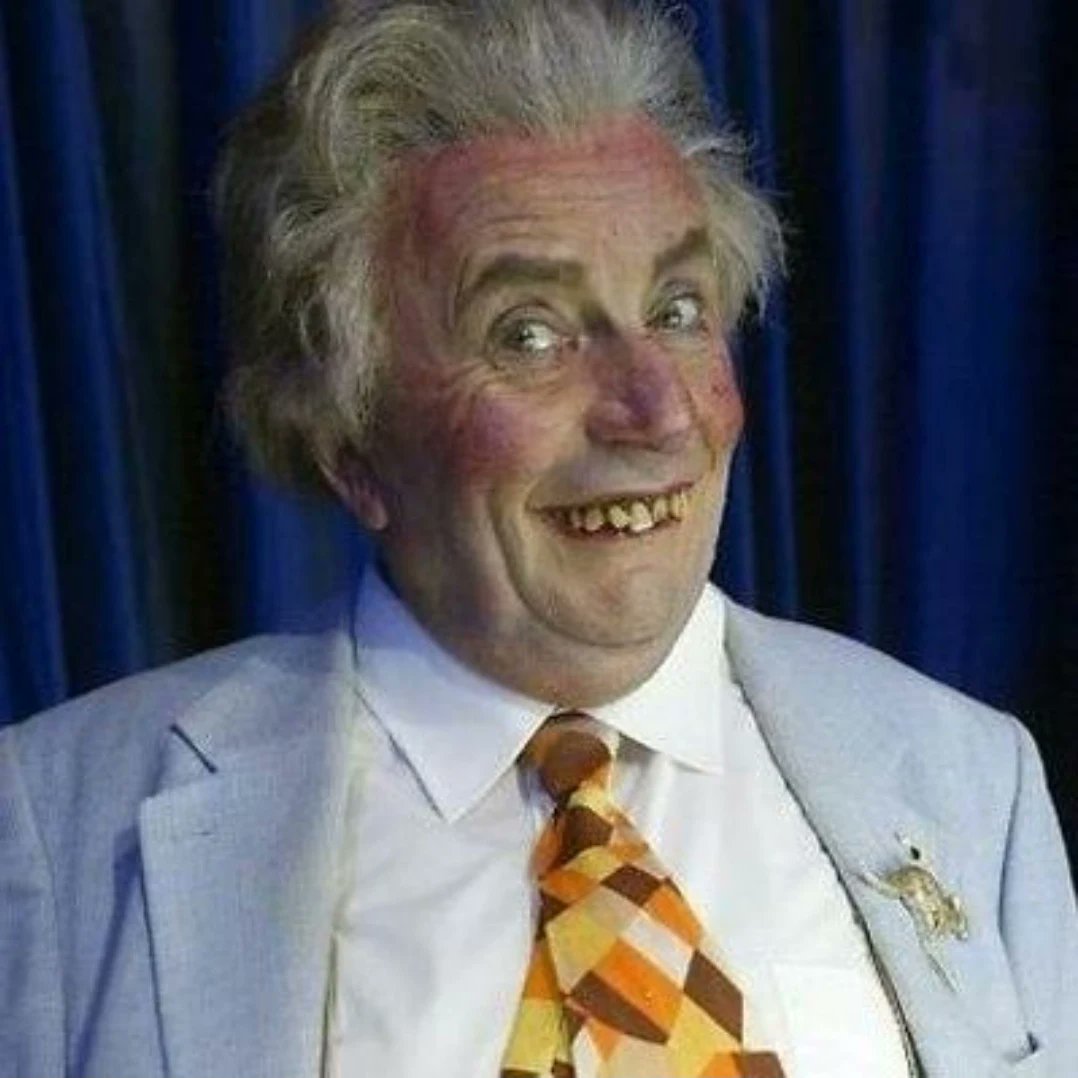 Goodnight Sir Les.
.
#BarryHumphries #RIP #BarryHumphriesRIP #DameEdna #SirLesPatterson
#ComedyGold