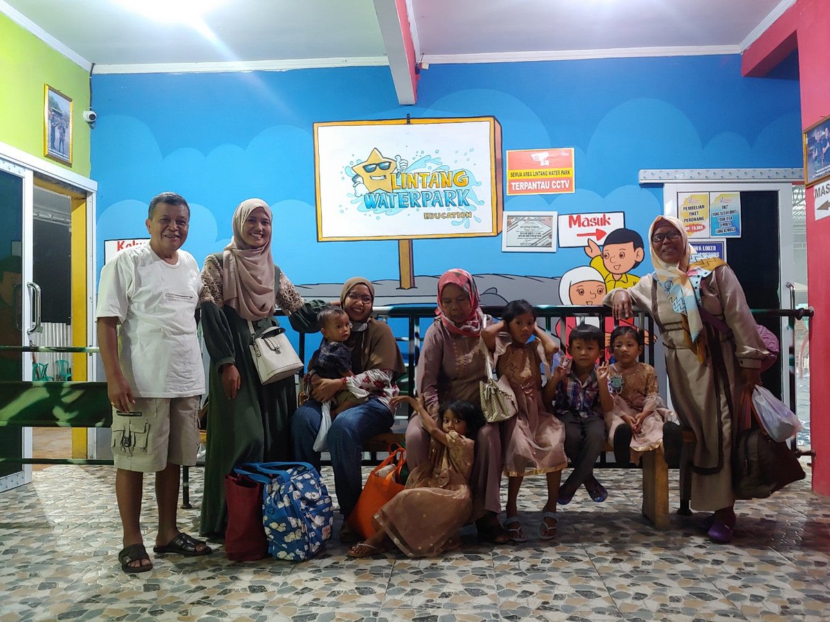 donisaurus's tweet photo. 10 ewu air anget... (@ Lintang Water Park in Kecamatan Tempuran, Jawa Tengah) https://t.co/OdLyGIAB5d https://t.co/tJNDqWUwBc