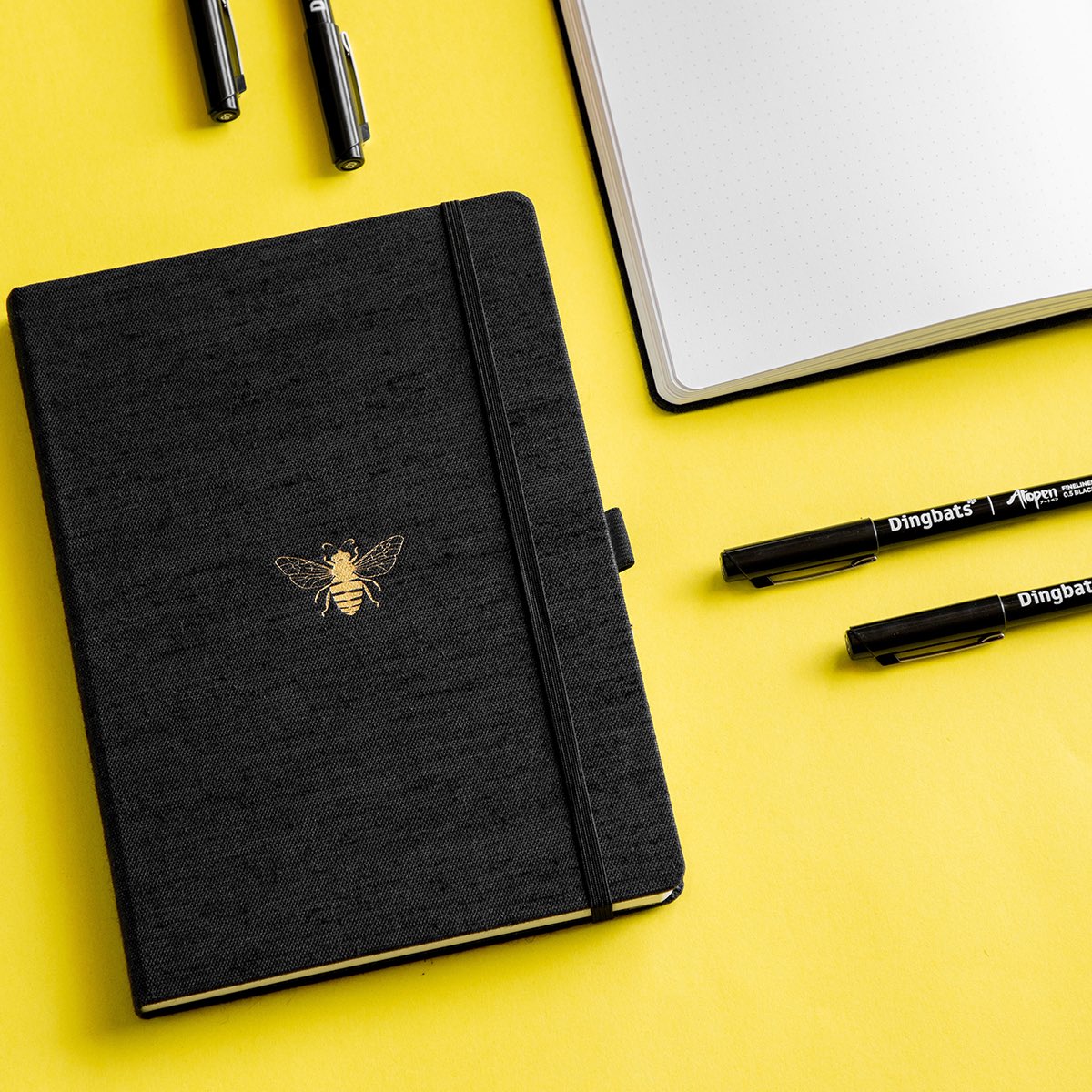 dingbats_ntbks's tweet photo. The perfect gold finished B5 Notebook! π π #dingbatsnotebooks
.
.
.
.
#journaling #showmeyourplanner #bulletjournal #bujo #bujoinsperation #planneraddict #bujo2023 #bujocommunity #plannercommunity #stationeryaddict #bulletjournaljunkies #fountainpen #diary #planning #penaddict https://t.co/nnoJwm7J32